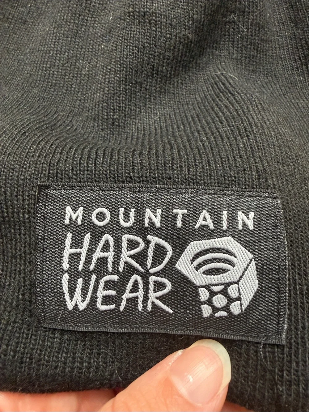 Mountain Hardwear Black Knit Beanie with Logo Patch new with tags